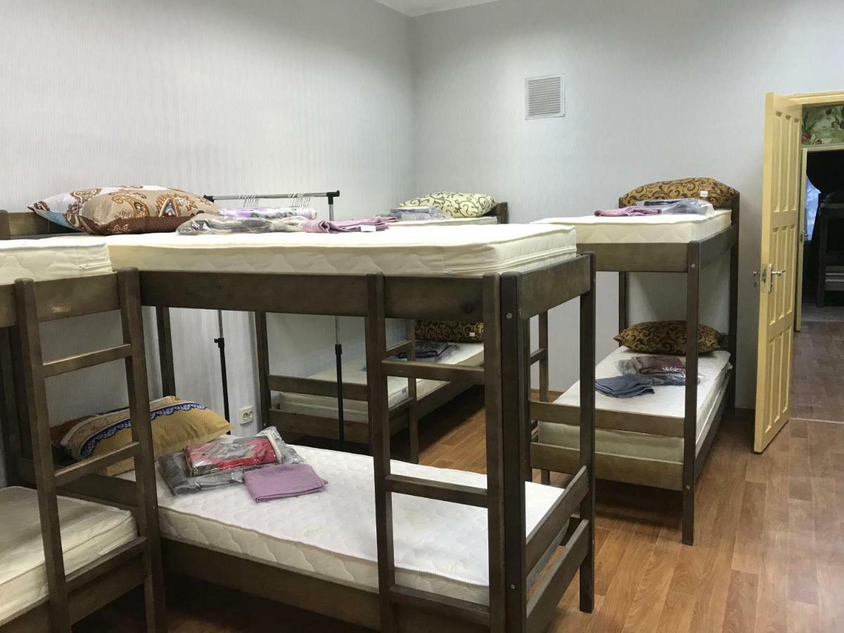 Ararat-Demeevskaya Hostel Kiev Esterno foto